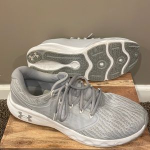 Under Armour mens 10.5